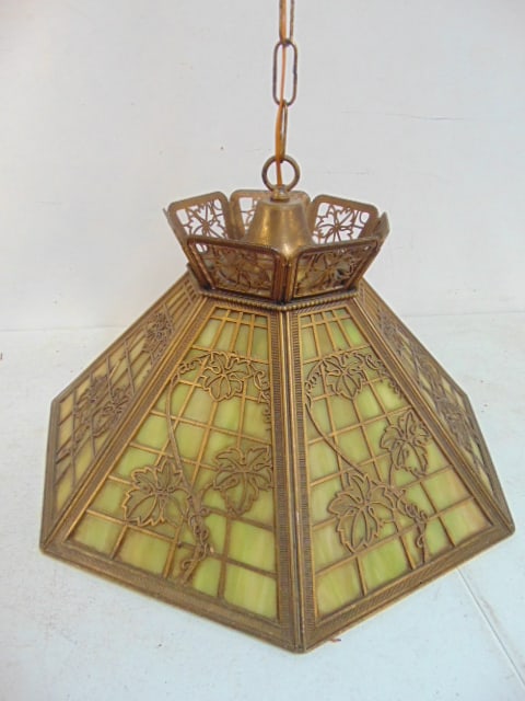 Heptagon shaped slag glass panel fixture, leaf designs, in good condition, shade is 20.75" wide (1 of 8)