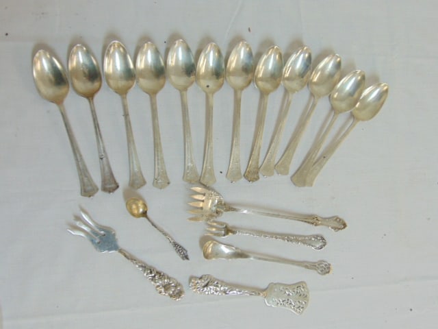 Lot sterling flatware, including set of 12 spoons plus misc. pieces, 16 troy (1 of 4)