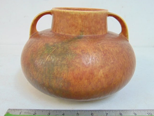 Roseville Windsor art pottery vase (rare), diameter is 10", height is 7", good condition: Roseville Windsor art pottery vase (rare), diameter is 10", height is 7", good condition