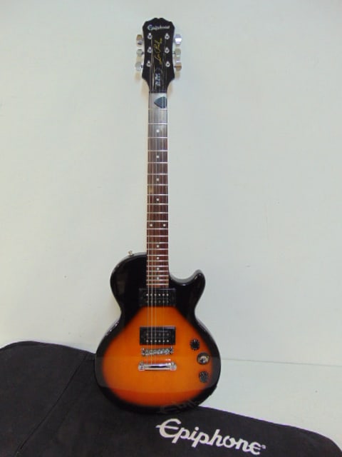 Electric guitar, Epiphone Les Paul Special II LE, body is 17.5", total length 40", with soft case, (1 of 7)