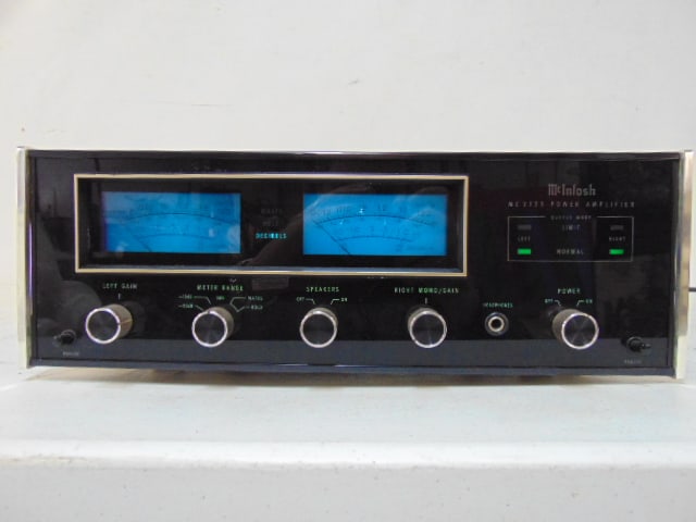 McIntosh MC2125 Power Amplifier, precision Stereo by McIntosh, Binghamton, NY (1 of 8)