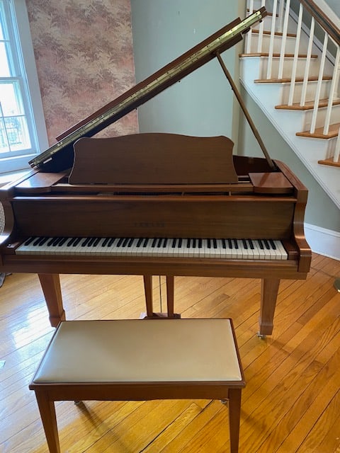 Baby grand piano, Yamaha, circa 1973, in good condition, needs a tuning, with bench (1 of 11)