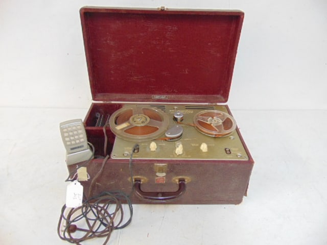 Vintage Bell South reel to reel, "Bell Record O fone", Model RT-50, case is 18.75" by 11.75, height (1 of 4)
