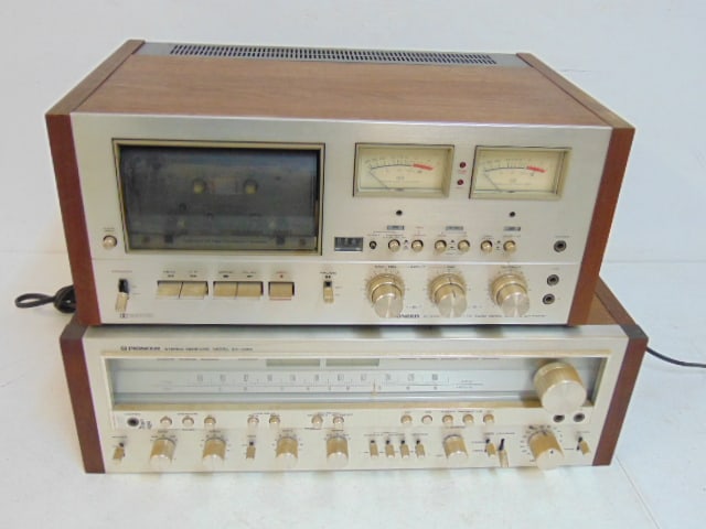 Pioneer Stereo Receiver & Stereo Tape deck, Receiver Model SX-1050 & Stereo Cassette Tape Deck Model (1 of 10)