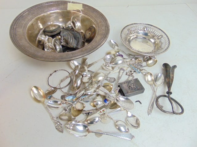 Lot misc. sterling silver, 41.5 troy, scrap, spoons, bowl, match holder (1 of 4)