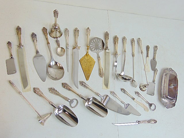 Lot Wallace Grand Baroque sterling serving pieces (handles), 17 larger sterling handled pieces, 8 (1 of 7)