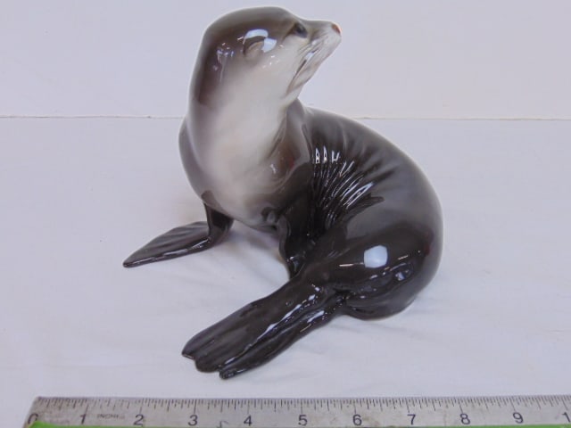 Rosenthal porcelain sea lion by Karner, height is 6.25", in good condition (1 of 4)