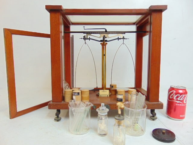 Scientific balance scale, "Cambridge Botanical Supply Co, Waverly Mass", with various glass (1 of 5)