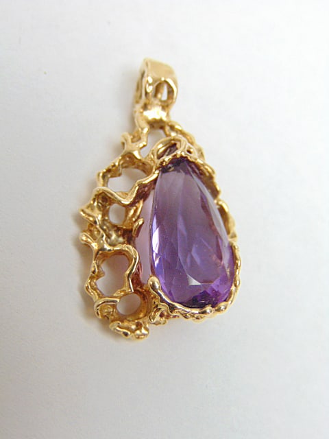 Jewelry. 14kt gold Amethyst pendant, 6.90 grams, pearl shaped amethyst pendant set in tested 14k, 1 (1 of 5)