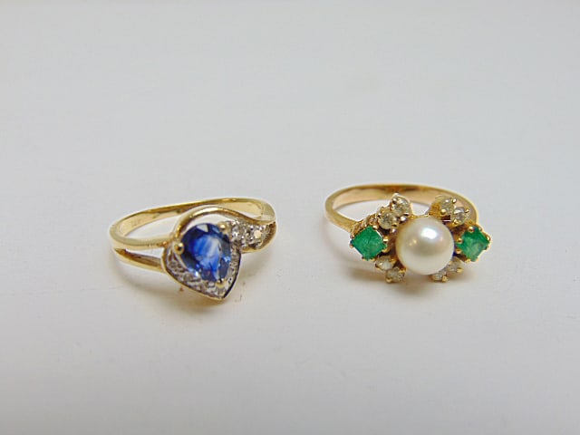 Jewelry. 2 gold rings, 14kt pearl diamond emerald ring, 2.50 grams, size 5 & 14kt tanzanite w/ (1 of 4)