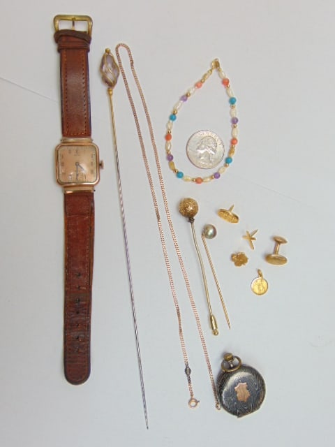 Jewelry. Misc. collection of gold jewelry, vintage rose gold wristwatch Heritage 14k hallmark (1 of 6)