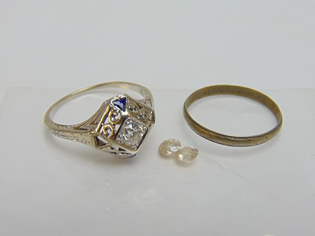 Jewelry. Vintage 18kt white gold diamond ring, 2.95 grams, size 6 3/4, two blue accent stones: Jewelry. Vintage 18kt white gold diamond ring, 2.95 grams, size 6 3/4, two blue accent stones missing, diamond approx. 4mm, & 2 small loose diamonds approx., 3 mm each, all tested for diamonds, & 18kt