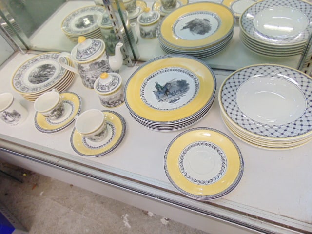 Lot Villeroy & Boch fine vibo China, set of 6 "Audun Ferme" bread plates, 2 cups and saucers, tea (1 of 7)