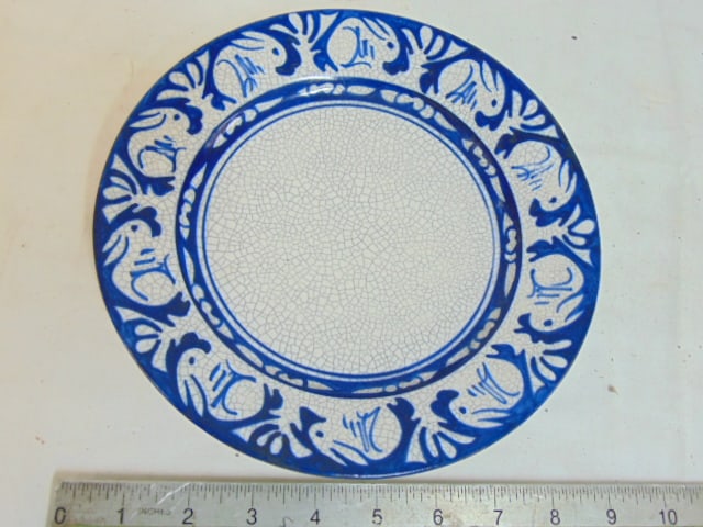 Dedham pottery rabbit plate, crackle glaze & cobalt blue border rabbit pattern, plate is 8.75", good: Dedham pottery rabbit plate, crackle glaze & cobalt blue border rabbit pattern, plate is 8.75", good condition