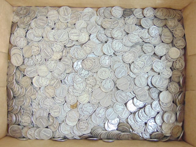 Lot of 1270 silver mercury dimes, (1 of 4)