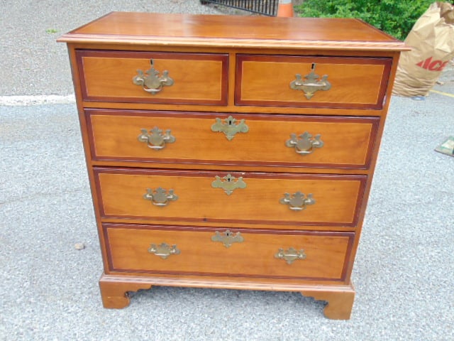 English banded inlay mahogany two over 3 drawer chest with bracket feet, chest is 37" by 18.75",: English banded inlay mahogany two over 3 drawer chest with bracket feet, chest is 37" by 18.75", height is 40.25"