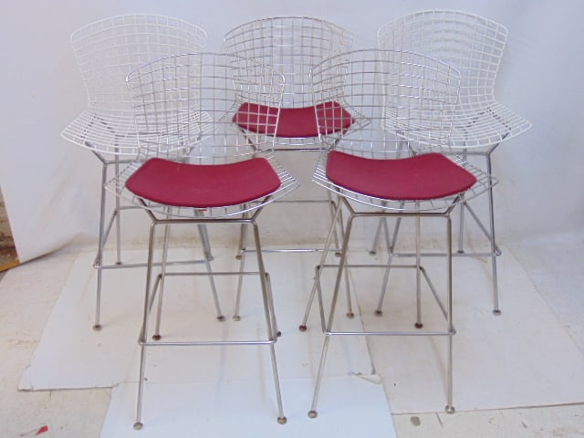 Set of 5 H. Bertoia wire bar stools, two vintage in white and three later ones n stainless steel (1 of 8)