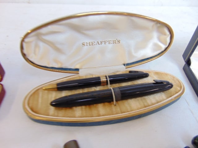 Large collection of vintage fountain pens, various makes including Sheaffers, Parker, several rolled - 5