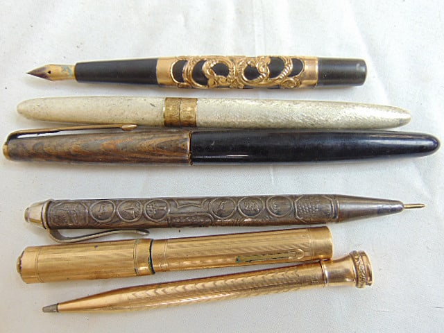 Large collection of vintage fountain pens, various makes including Sheaffers, Parker, several rolled - 6