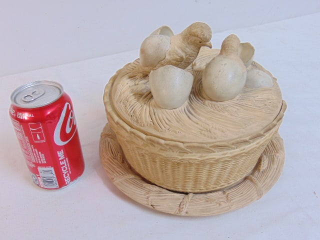 Ceramic egg basket bowl with decorative hatching chicks lid, rim chipped, one chick is missing, (1 of 7)