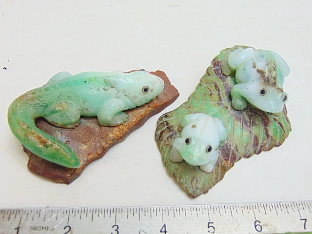 Carved stone frogs & lizard, green carved hardstone frogs on leaf, 5" by 3.25" & green stone lizard (1 of 5)