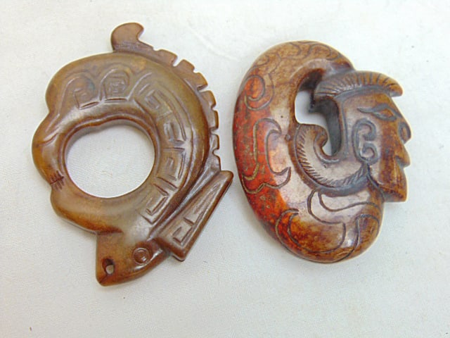 2 Hong style Jade pendants, carved mythical animals (1 of 5)