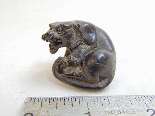 Boxwood carved Netsuke tiger, repair to one leg (1 of 4)