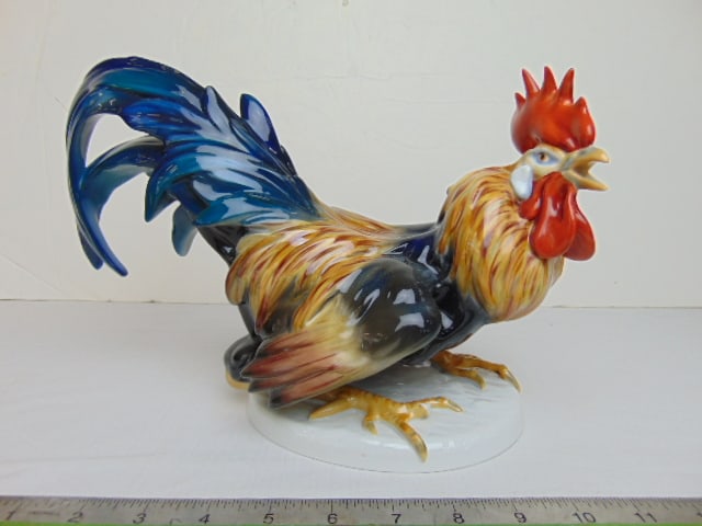 Rosenthal porcelain rooster, missing a toe, otherwise in good condition, 12.5" long, height is 7.75": Rosenthal porcelain rooster, missing a toe, otherwise in good condition, 12.5" long, height is 7.75"