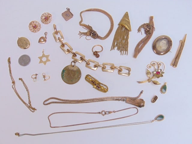 Jewelry. Large lot of GOLD FILLED Antique & Vintage pieces, lockets; bracelets; earrings; pins, (1 of 6)