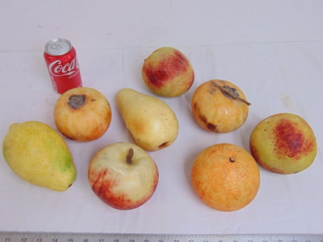 Lot oversized stone fruit, 8 pieces, apple, pear, lemon, orange, 2 peaches or mangoes and two round: Lot oversized stone fruit, 8 pieces, apple, pear, lemon, orange, 2 peaches or mangoes and two round fruits, persimmon variety, pear is 7.5" long,
