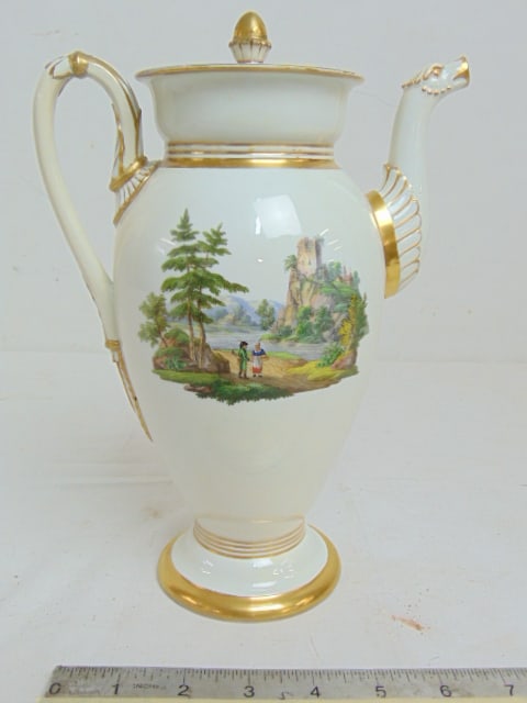 Meissen porcelain teapot with painted landscapes, gilt accents, height is 9.5", repaired handle, in: Meissen porcelain teapot with painted landscapes, gilt accents, height is 9.5", repaired handle, in restored condition