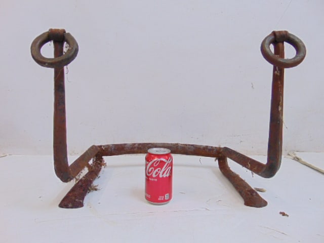 Wrought iron arts & crafts log holder, 19.75" wide, 15" deep, 15" tall (1 of 4)