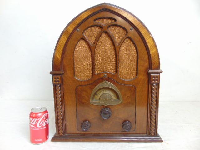 Atwater Kent art deco radio Model 82, Cathedral form, radio is 16" wide, 9.75" deep, height is 19 (1 of 5)