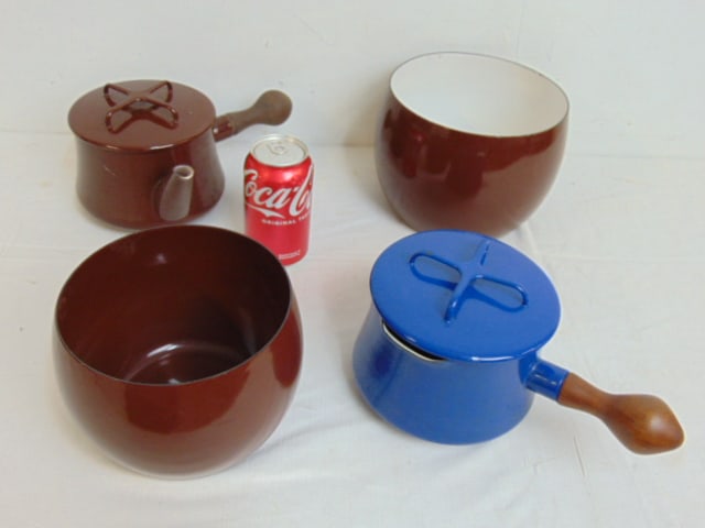 4 pieces of vintage Dansk cookware, 2 brown bowls one with white interior, other with brown: 4 pieces of vintage Dansk cookware, 2 brown bowls one with white interior, other with brown interior, 8" & 7" wide, brown enameled Kobenstyle teapot by Jens Quistgaard & Dansk Kobenstyle midnight blue