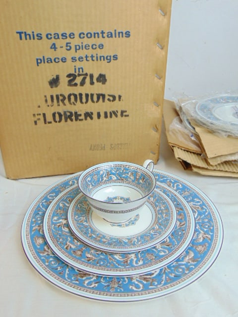 Lot Wedgwood "Florentine" porcelain plates, dinnerware, unpacked, still in original boxes, 4 boxes, (1 of 5)