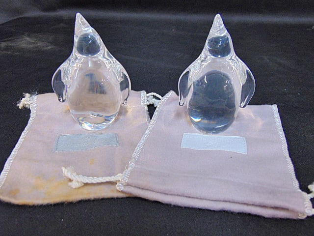 Pair Steuben art glass penguin figurines, 3.75" tall, both in good condition (1 of 4)