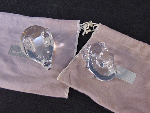 Steuben glass mouse & 2 puppies, mouse is 4", puppies are 2.75" long, good condition (1 of 7)