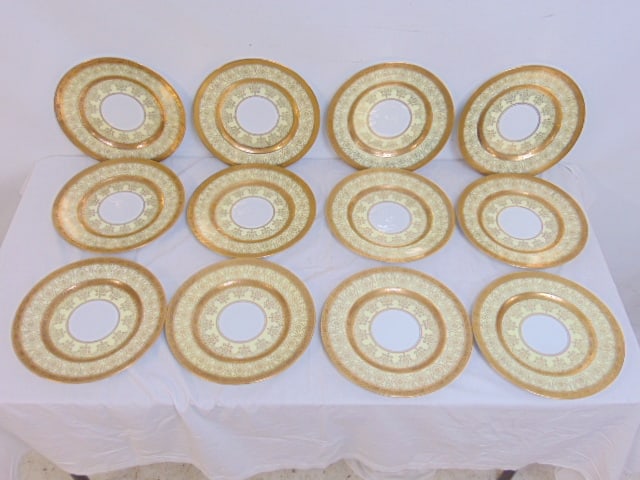 Set of 12 Hutschenreuther Royal Bavarian porcelain dinner plates, 10 5/8", decorated with gold (1 of 7)