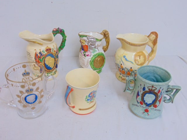 Coronation lot, 2 Queen Elizabeth and King George pitcher with music box in base one by Crown Devon (1 of 19)