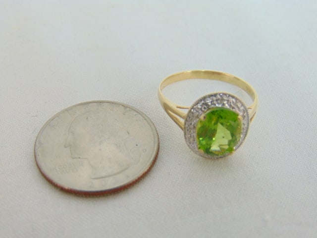 Jewelry. 14kt peridot ring, 2.40 grams, size 9, hallmark 585, 14k (1 of 4)