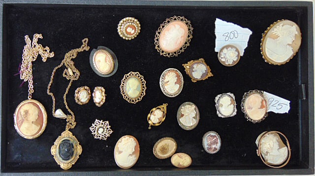 Jewelry. Collection of Vintage fashion cameo's & other, gold filled; 800; 925, brooches; necklaces;: Jewelry. Collection of Vintage fashion cameo's & other, gold filled; 800; 925, brooches; necklaces; earrings, & other