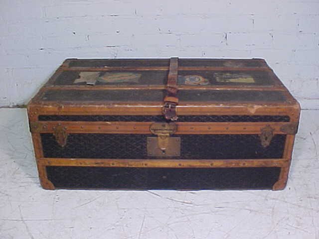 Vintage Goyard trunk: Vintage Goyard trunk, fair cond. 33.25" by 19.75" by 12.75", latch missing
