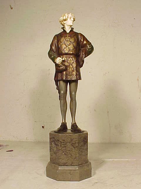 Bronze, sgd. Rudolf Marcuse, Gladenbeck, Berlin: Fine quality deco bronze figure o a man holding a dagger & bag, ivory head & hands, signed on base, Rudolf Marcuse fec. akt. ges. Gladenbeck, Berlin. Bronze is in good condition, patina worn, paintlos
