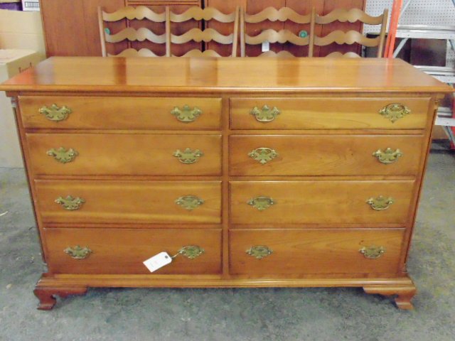 Stickley bedroom set.: Stickley bedroom set consisting of Double chest, 2 night stands, tall chest, mirror w/Leopold label