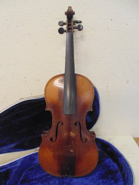 Violin, by E.R. Mollenhauer, improved violin: Stradiuarius violin, improved by Eduard R. Mollenhauers, born 1827 Erfurt, Saxony Germany, died 1914 New York USA. Violinist, emigrated to New York 1854 and established a Violin Academy. Devised an im