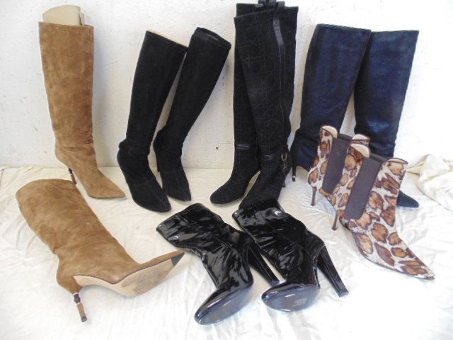 Lot designer shoes, Choo, Blahnik, Prada etc.: Lot designer shoes including: pair light brown suede boots by Gucci (8.5), pair black leather suede boots by Henry Cuir (6); pair patent leather boots by Jimmy Choo (39.5); pair of black suede boots b