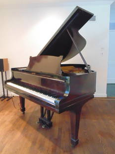 Baby grand piano by Steinway: Baby grand piano by Steinway, from a New Jersey home, piano was kept in good condition, it was equipped with a piano humidifier. serial number 242250.Please note that all items in our auction are give