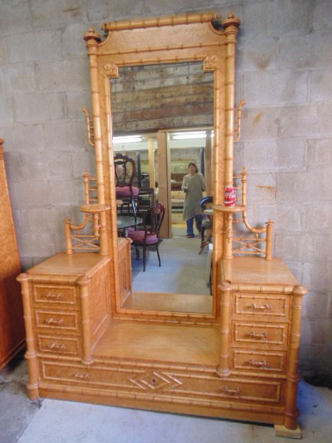 Faux bamboo vanity ( R.J. Horner ??) (1 of 6)