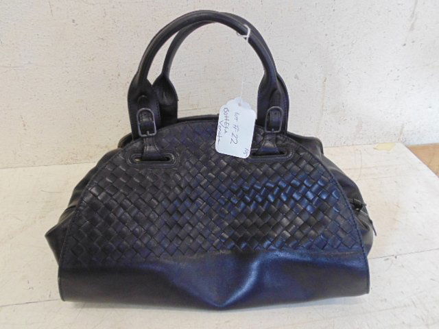 Bottega Veneta black leather handbag (1 of 5)