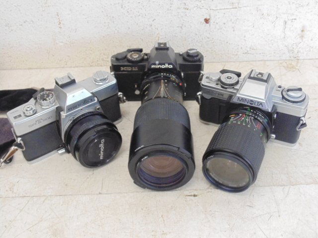 3 Minolta 35 mm cameras, SRT-200 (1 of 9)